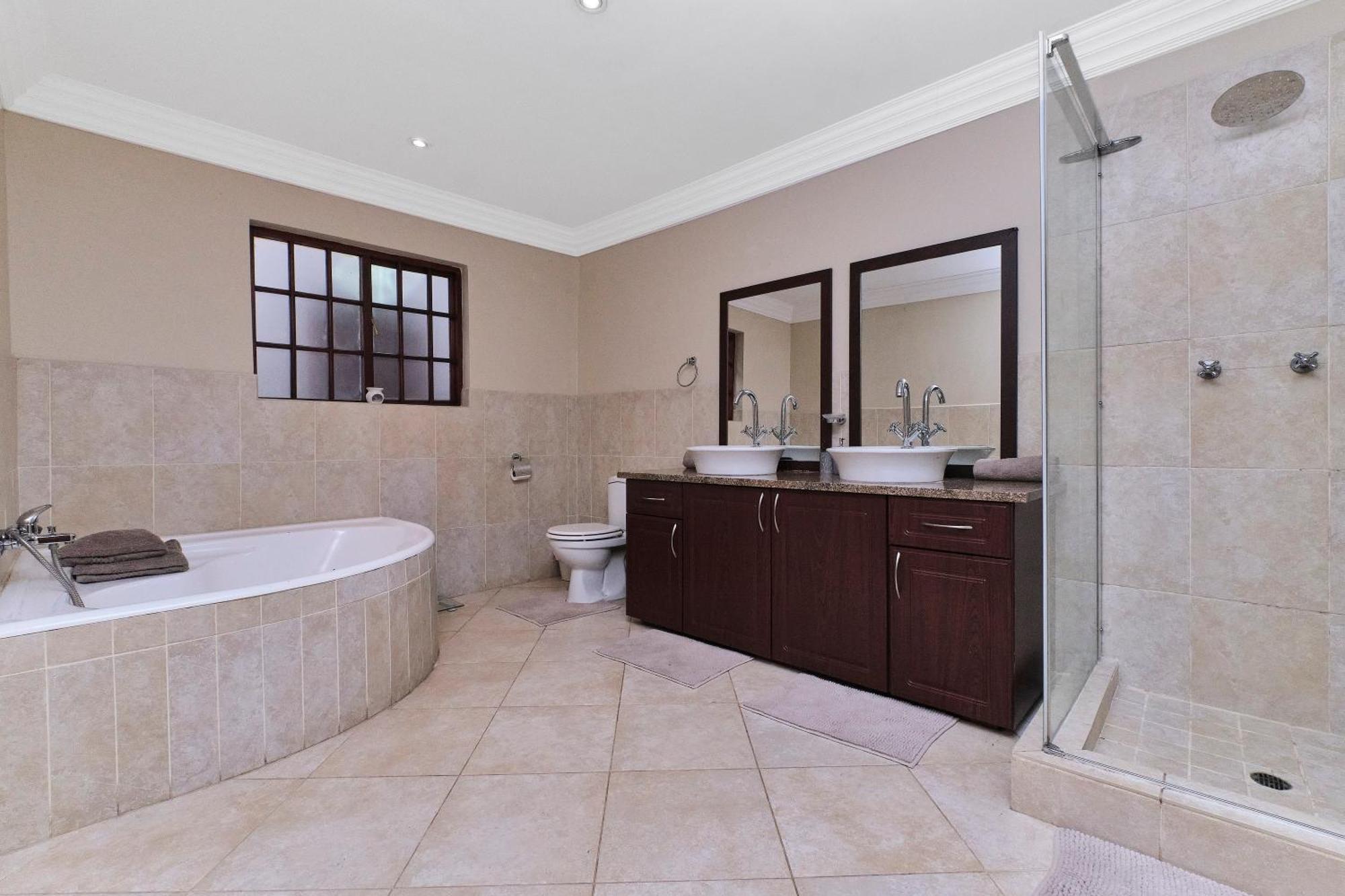 Villa Rose Road Manor - Houghton Johannesburg