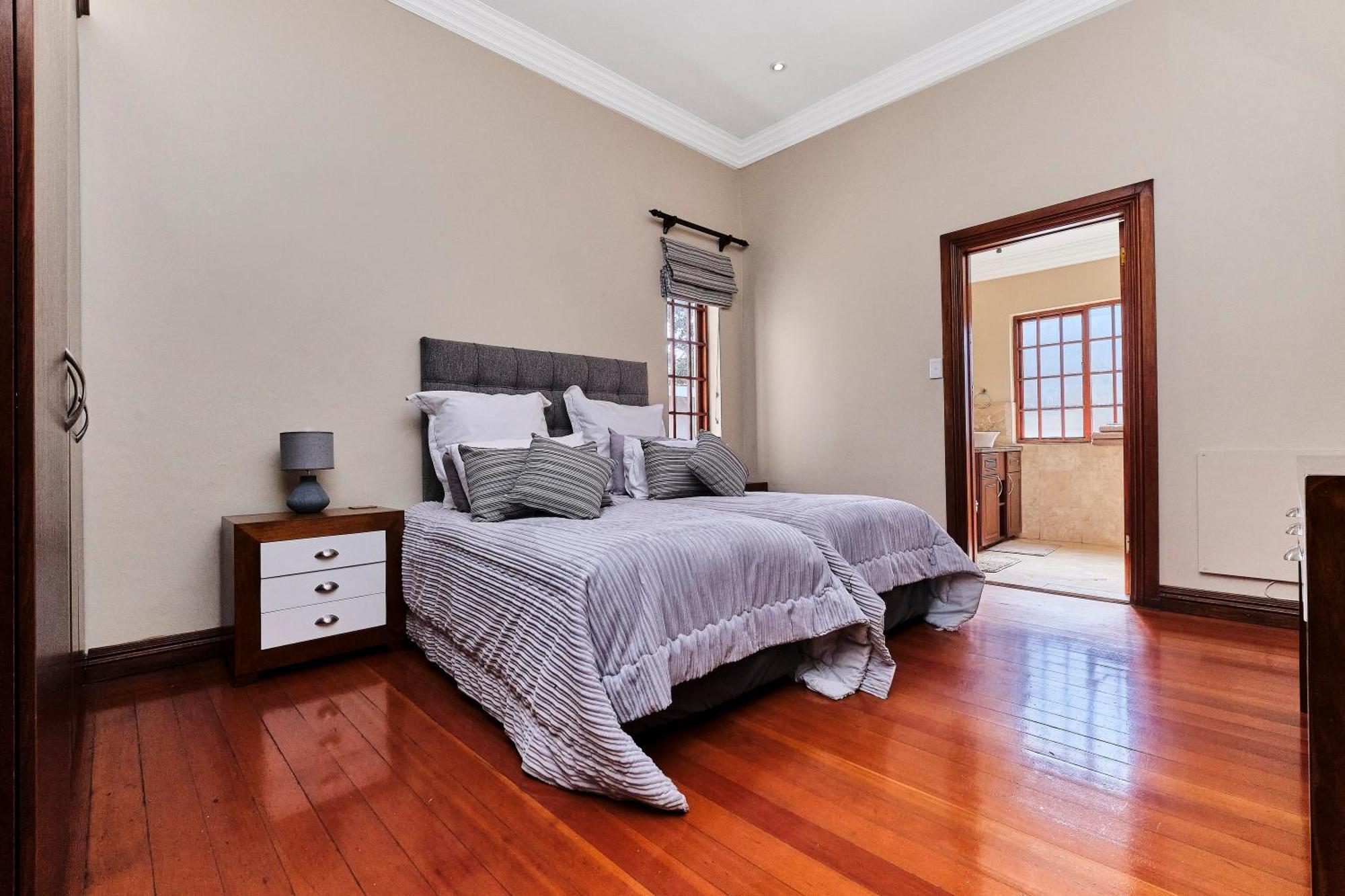 Rose Road Manor - Houghton