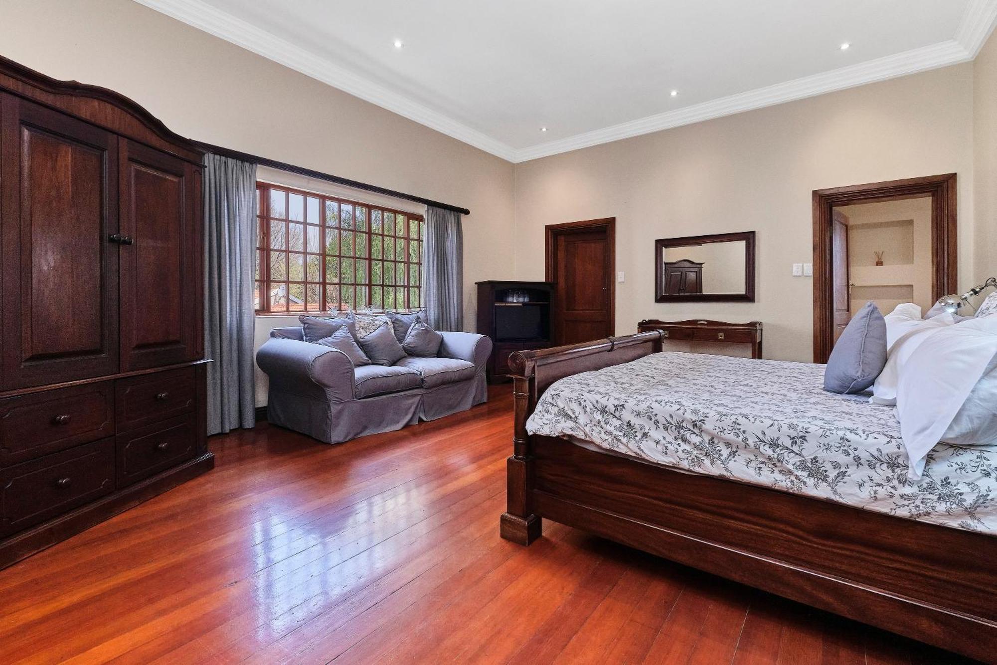 Rose Road Manor - Houghton Johannesburg