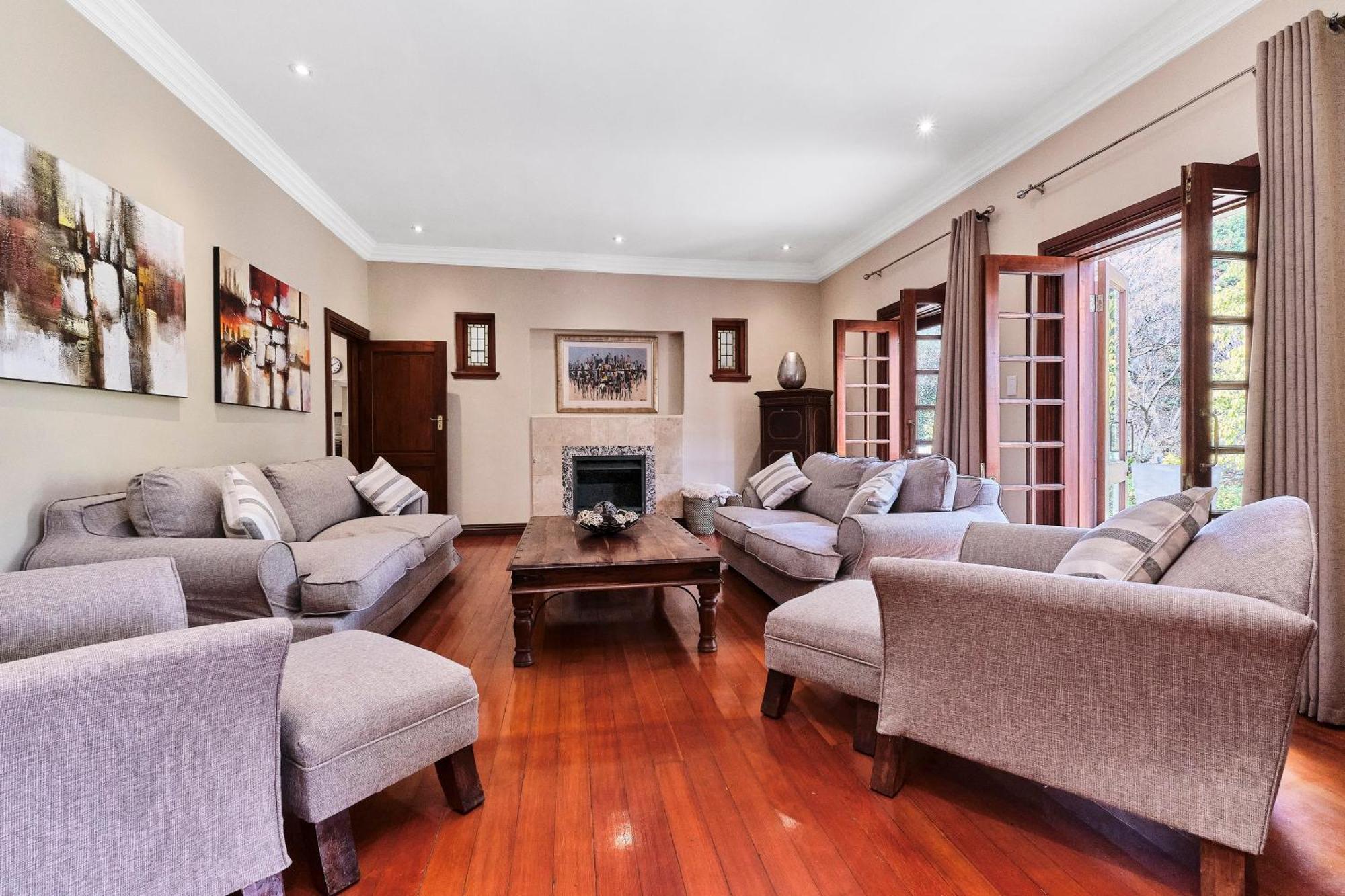 Rose Road Manor - Houghton Villa