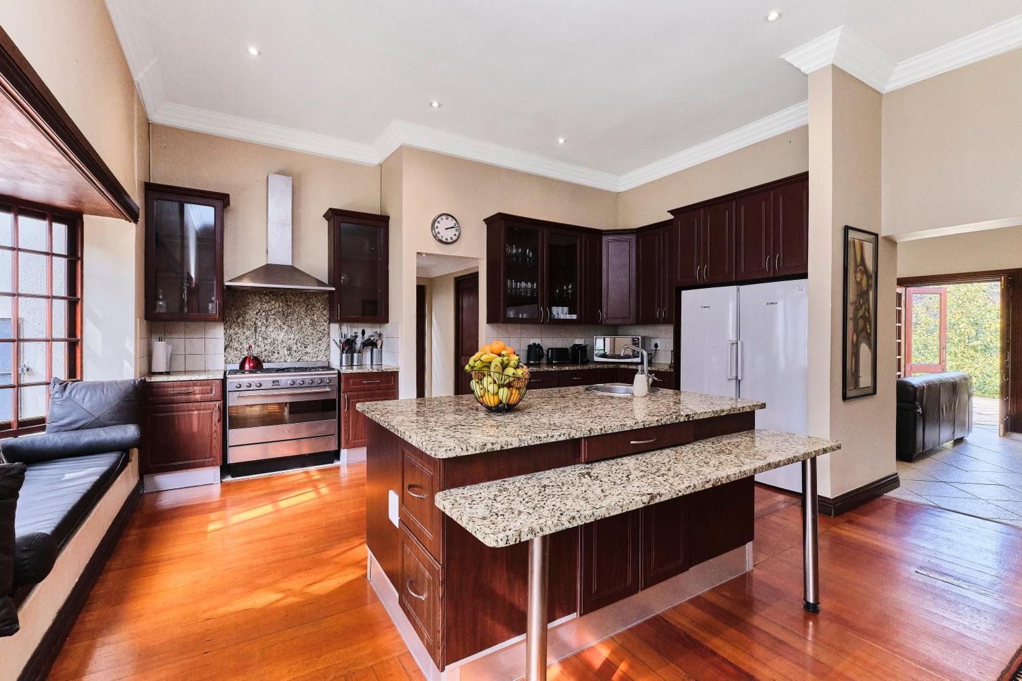 Villa Rose Road Manor - Houghton *