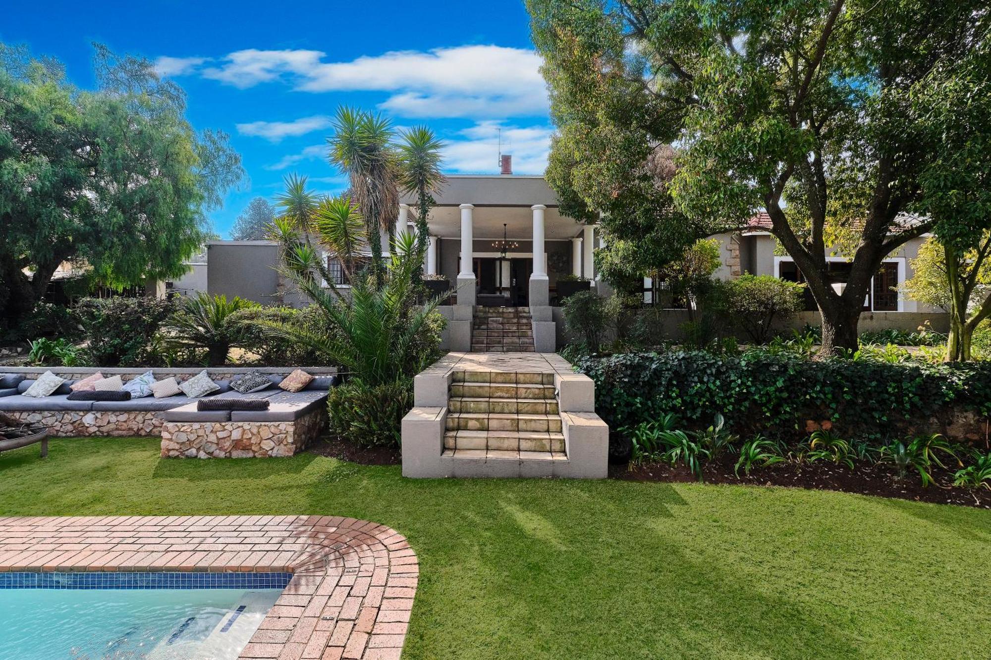 Villa Rose Road Manor - Houghton Johannesburg