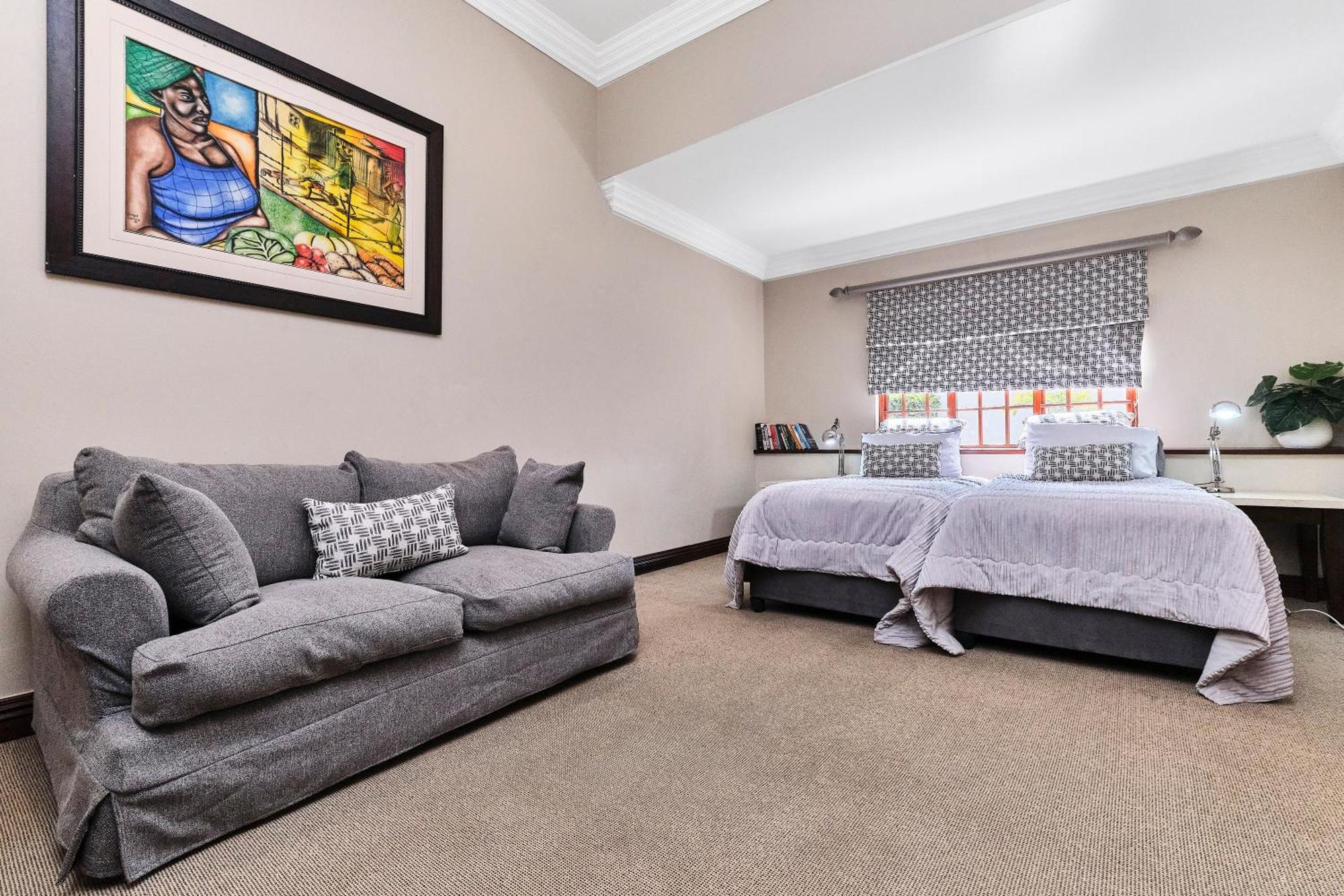 Rose Road Manor - Houghton * Johannesburg